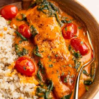 Creamy Roasted Red Pepper Salmon