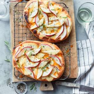 Pear Brie Flatbread