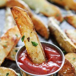 Baked Garlic Parmesan Potato Wedges