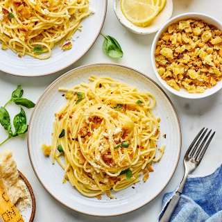 Lemon Spaghetti with Toasted Garlic Breadcrumbs