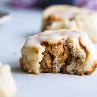 Easy Vegan Cinnamon Rolls (200 Calories)