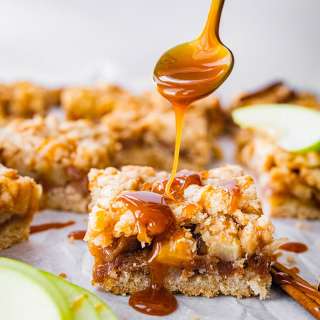 Salted Caramel Apple Crumb Bars