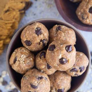 Peanut Butter Oatmeal Protein Balls
