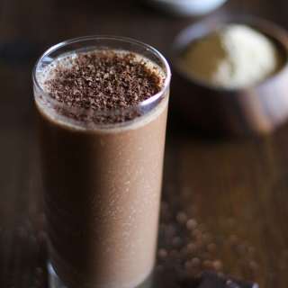 Aphrodisiac Smoothie with Cacao and Maca