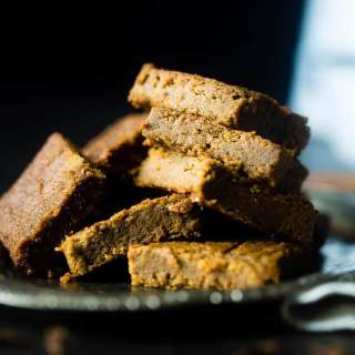 Healthy Gingerbread Blondies