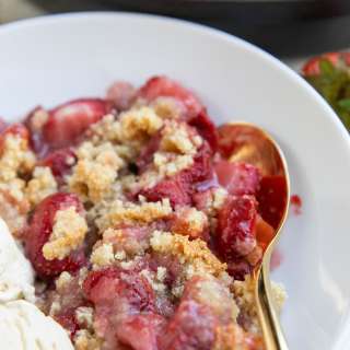 Almond Flour Strawberry Crumble