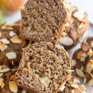 Healthy Apple Oatmeal Muffins