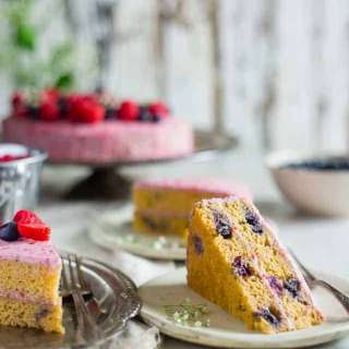 Blueberry Paleo Cake With Raspberry-Coconut Cream