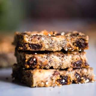 Energy Quinoa Breakfast Bars in The Slow Cooker