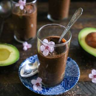 Healthy 4-Ingredient Chocolate Mousse