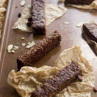 Homemade Protein Bars with Chocolate and Almonds {Gluten Free and Super Simple}