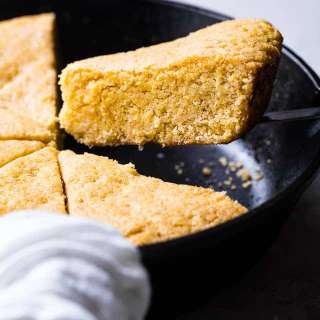 Easy Sweet Vegan Cornbread with Applesauce