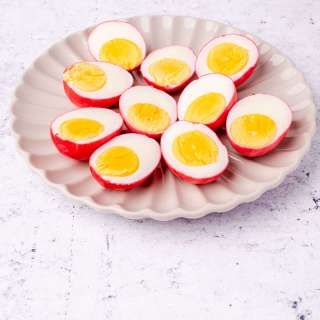 Pickled Eggs With Beets