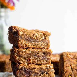 PB &J Healthy, Soft Oatmeal Breakfast Bars
