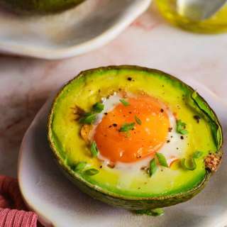 Baked Eggs in Avocado