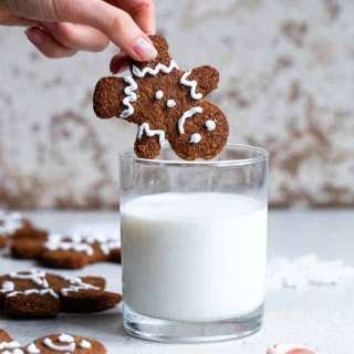 Paleo Healthy Gingerbread Cookies (Gluten Free)