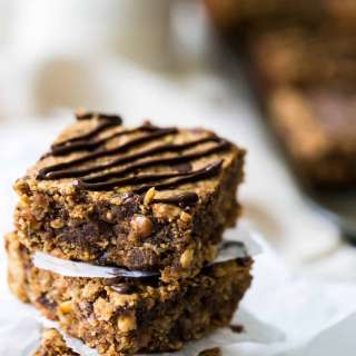 Healthy Peanut Butter-Oatmeal Breakfast Bars
