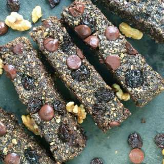 Dark Chocolate Cherry Granola Bars