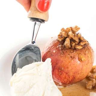 Cinnamon Baked Apples with Walnuts and Spices