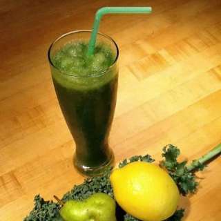 Kale, Pear & Peach Green Juice