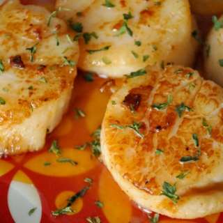Sriracha Seared Scallops