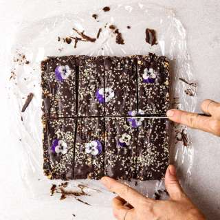 Chocolate Energy Bars (No-Bake)