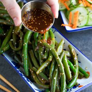 Spicy Sriracha Green Beans