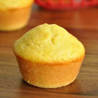 Fluffy Bakery-Style Cornbread Muffins