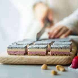 Berry-Cashew Cream No-Bake Bars