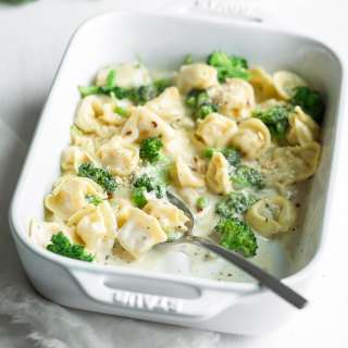 Creamy Broccoli Tortellini Pasta Bake