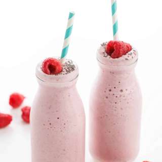 Banana Raspberry Chia Smoothie