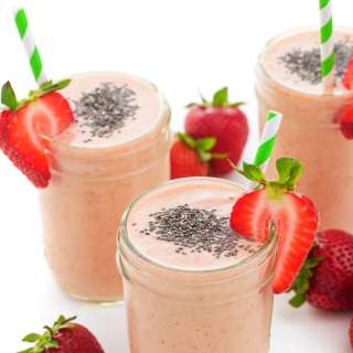 Strawberry Banana Mango Chia Smoothie
