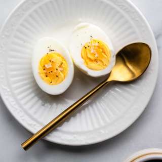 Hard Boiled Eggs in Microwave
