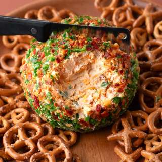 Bacon Jalapeño Cheese Ball