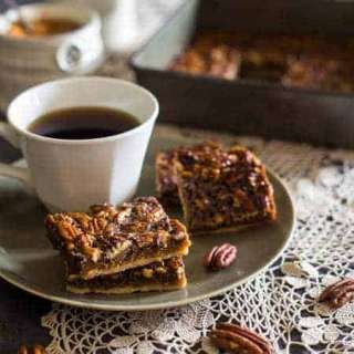 Paleo Pecan Pie Bars {Vegan + 6 Ingredients}