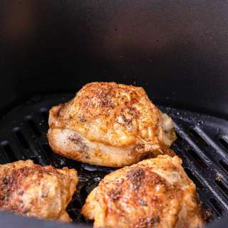 Air-Fryer Frozen Chicken Thighs