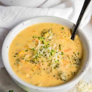 Instant Pot Broccoli Cheddar Soup