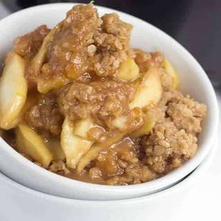 Slow Cooker Apple Peanut Butter Crisp