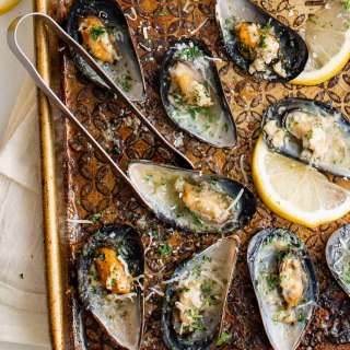 Baked Mussels with Garlic Butter