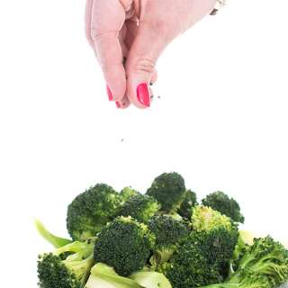 Steamed Broccoli with Sesame Seeds and Soy Sauce
