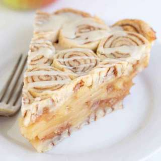 Cinnamon Roll Apple Pie