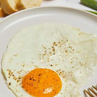 Air-Fryer Fried Eggs