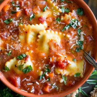 One-Pot Vegetarian Ravioli Soup