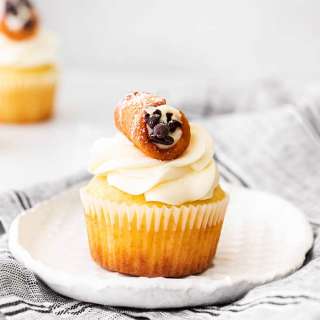 Cannoli Cupcakes