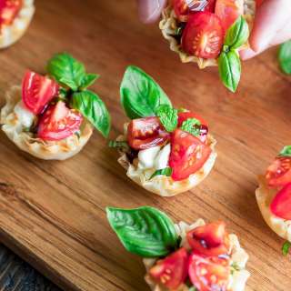 Bruschetta Phyllo Cups Recipe