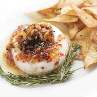 Baked Brie Appetizer with Caramelized Onions