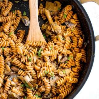 One Pot Vegan Mushroom Stroganoff