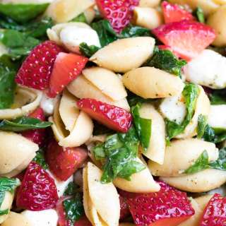 Caprese Strawberry Pasta Salad