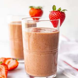 Chocolate Covered Strawberry Smoothie