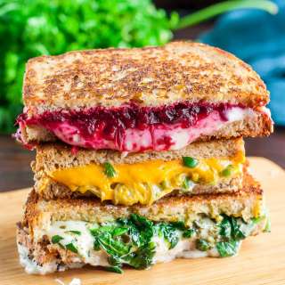 VEGAN JALAPEÑO POPPER GRILLED CHEESE